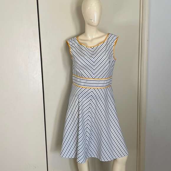 London Style Dresses & Skirts - London Style Seersucker Dress